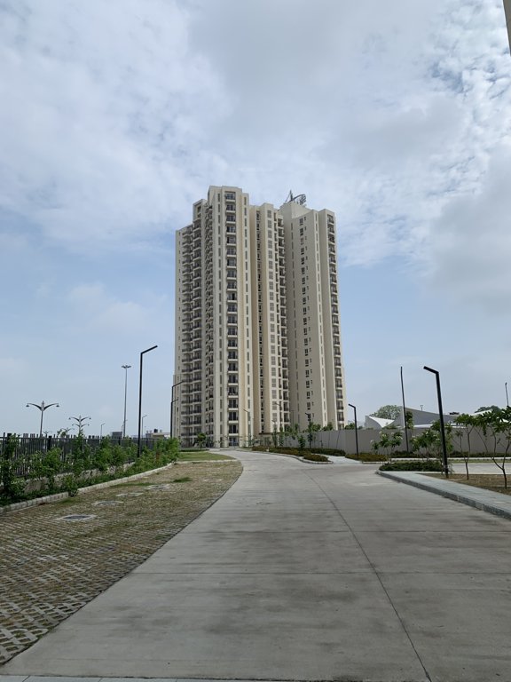  belvedere court 3 Paved Compound