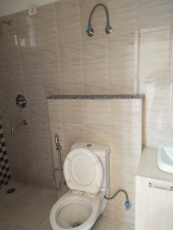  the capital Bathroom