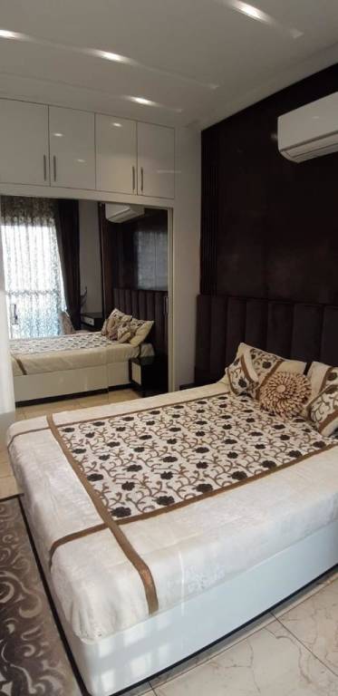  orchid greens Bedroom