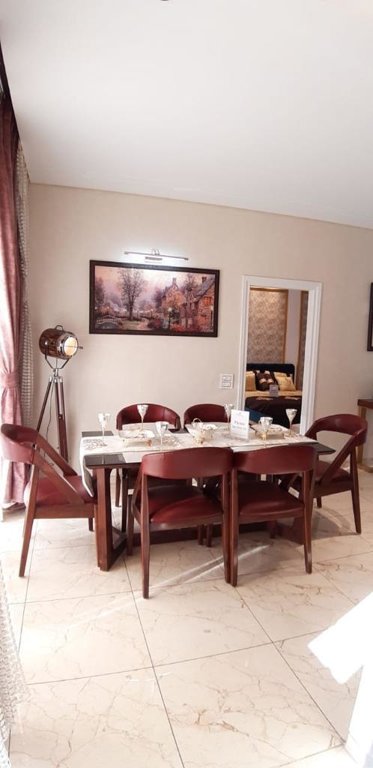  orchid greens Dining Area