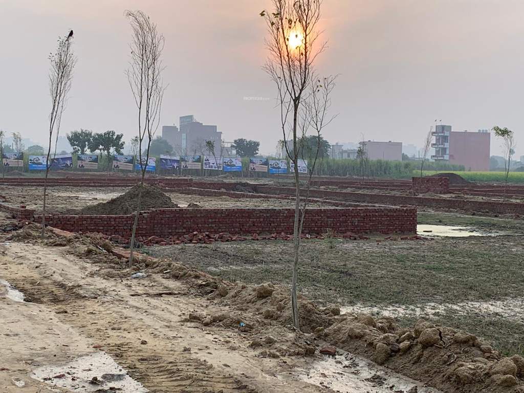  royal green city Plot