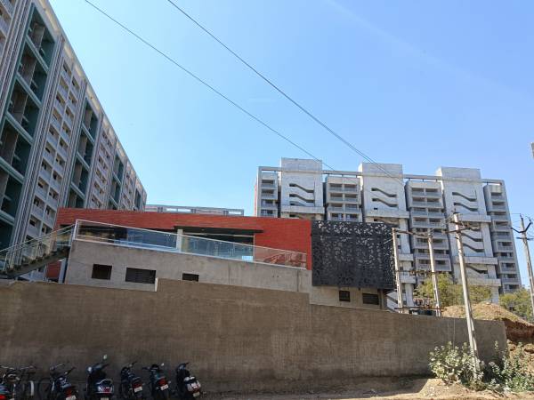  silver-luxuria Construction Status March-24