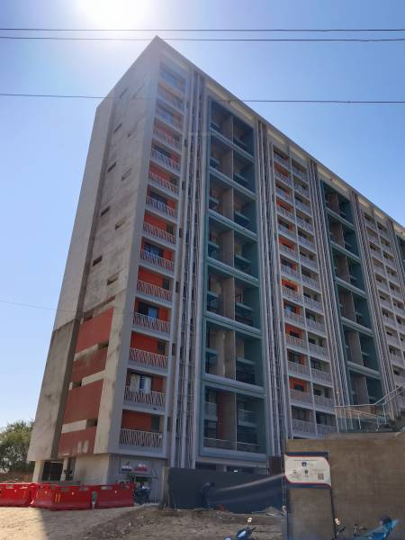  silver-luxuria Construction Status March-24