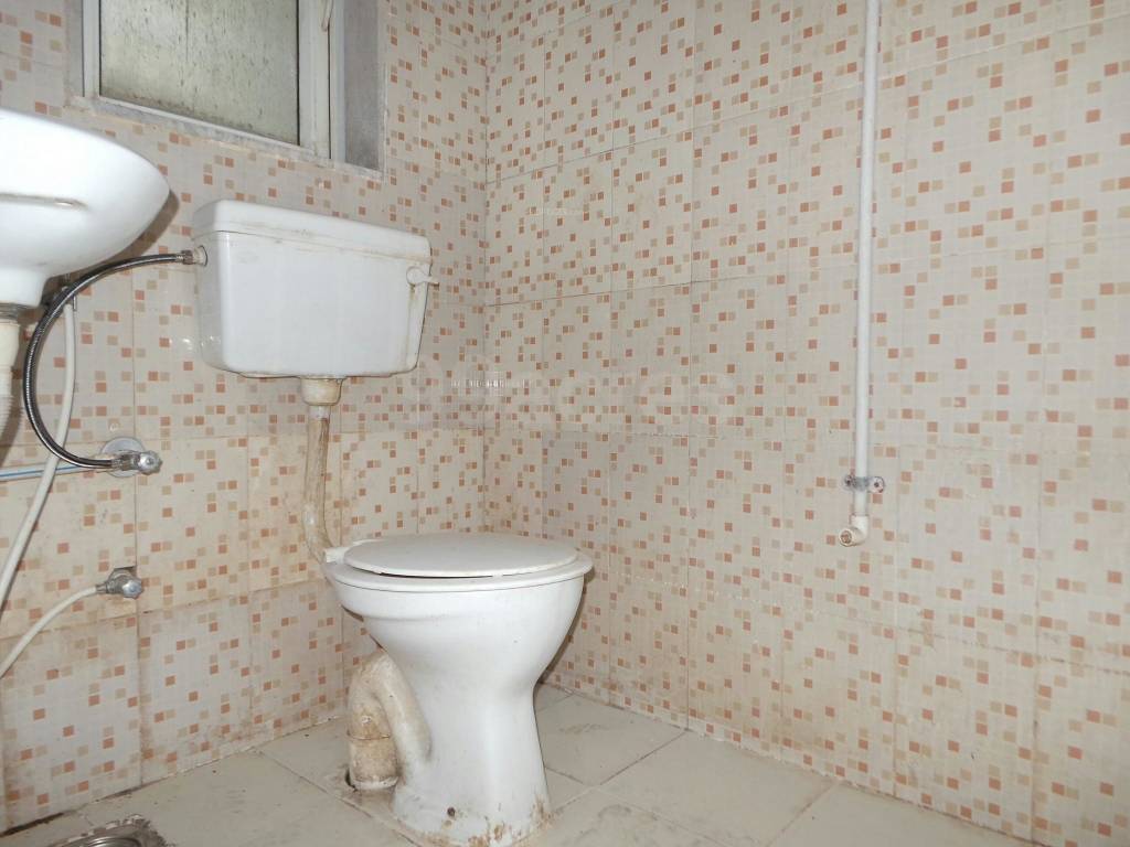  estate Bathroom