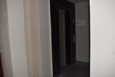  floors Lift Available