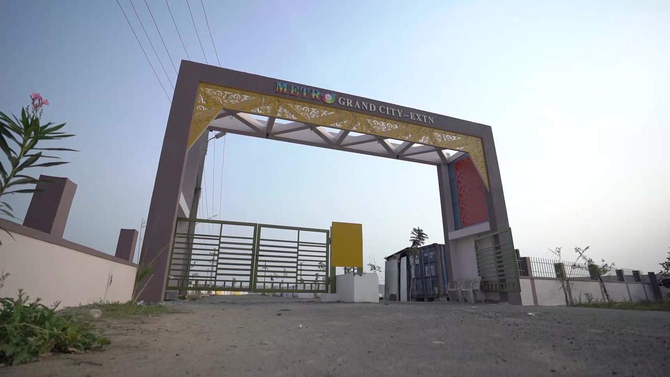  metro grand city Entrance Gate Security Cabin