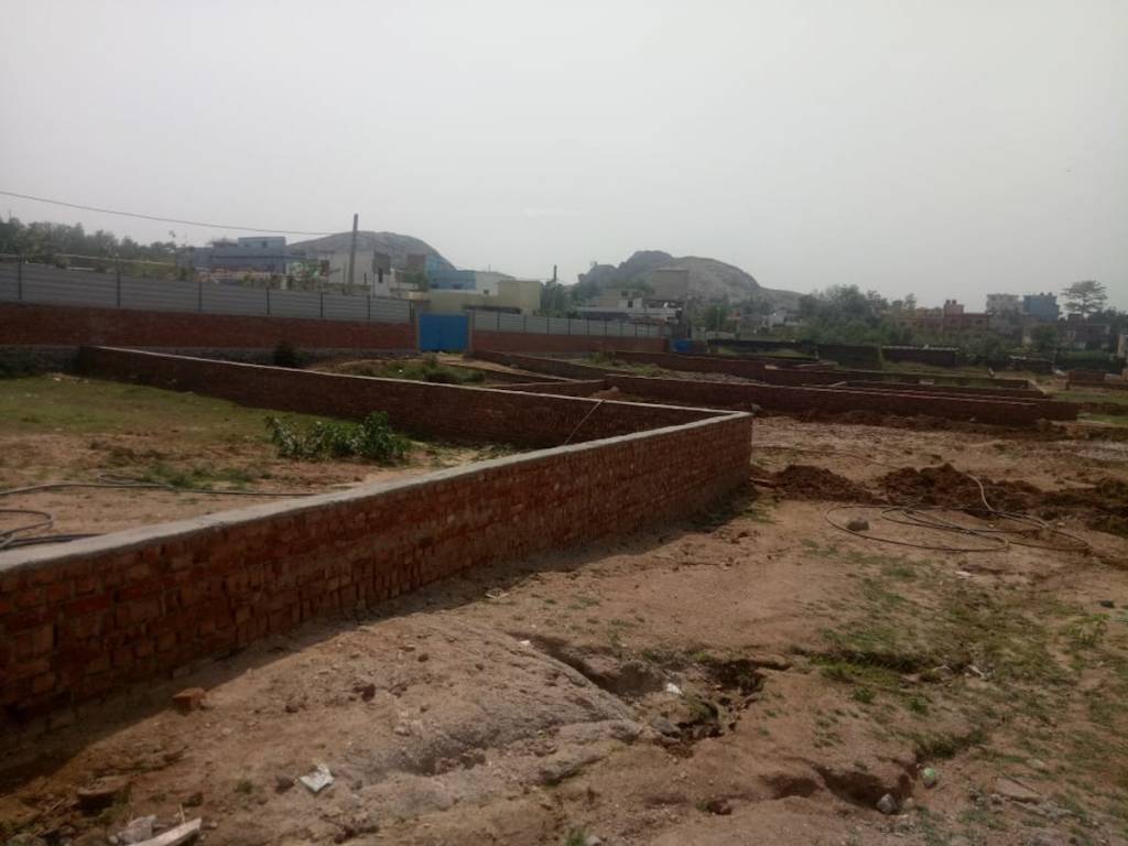 saraswati colony Plot