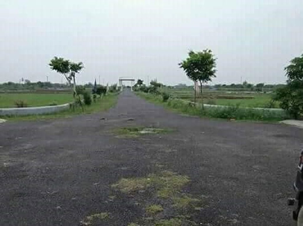  dev puri Plot