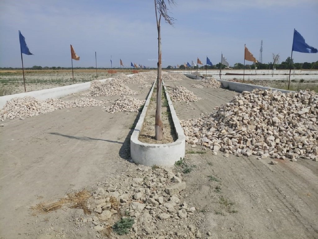  dev puri Plot