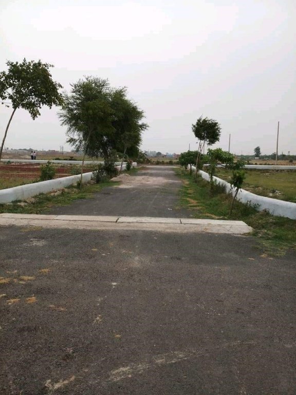  dev puri Plot