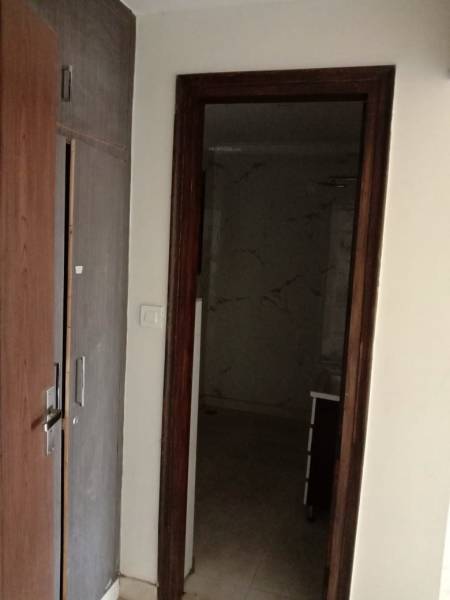  greenfield-luxurious-floor Bathroom