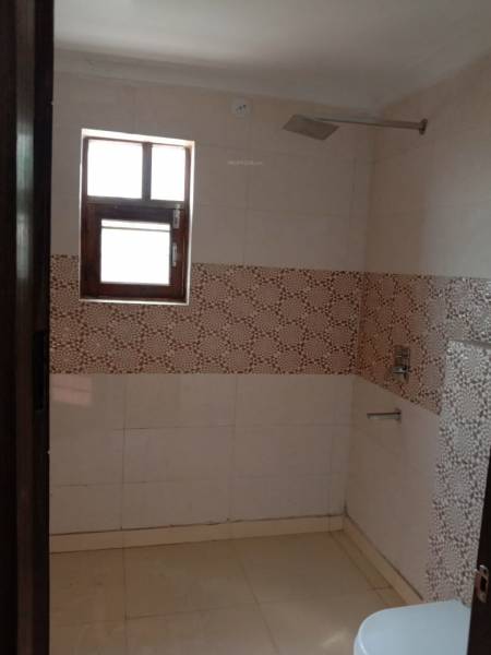  greenfield-luxurious-floor Bathroom