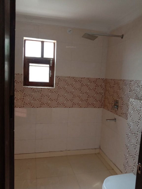  greenfield luxurious floor Bathroom