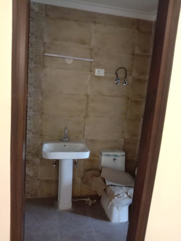  greenfield luxurious floor Bathroom