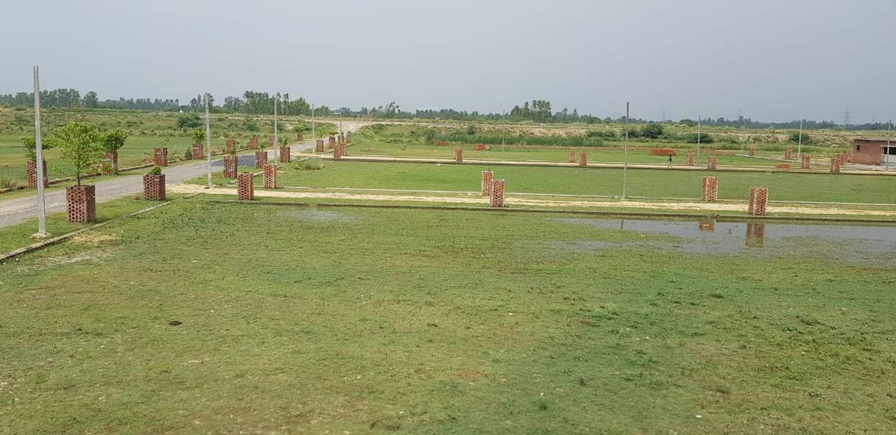  green city Plot