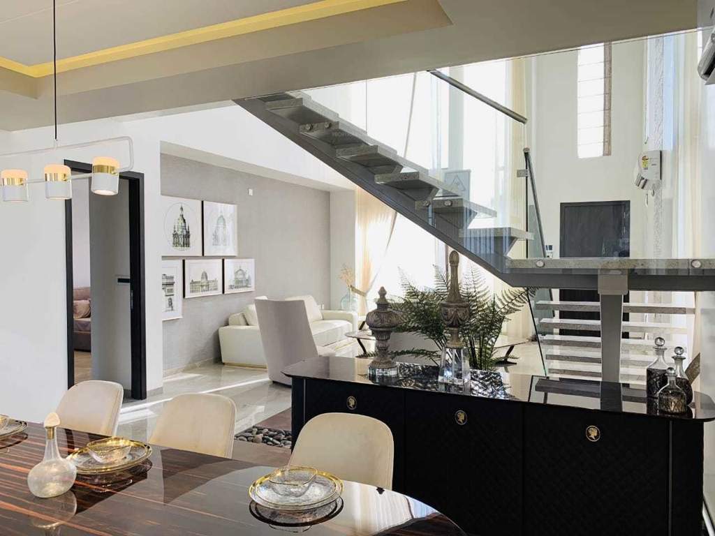  vaarivana Dining Area