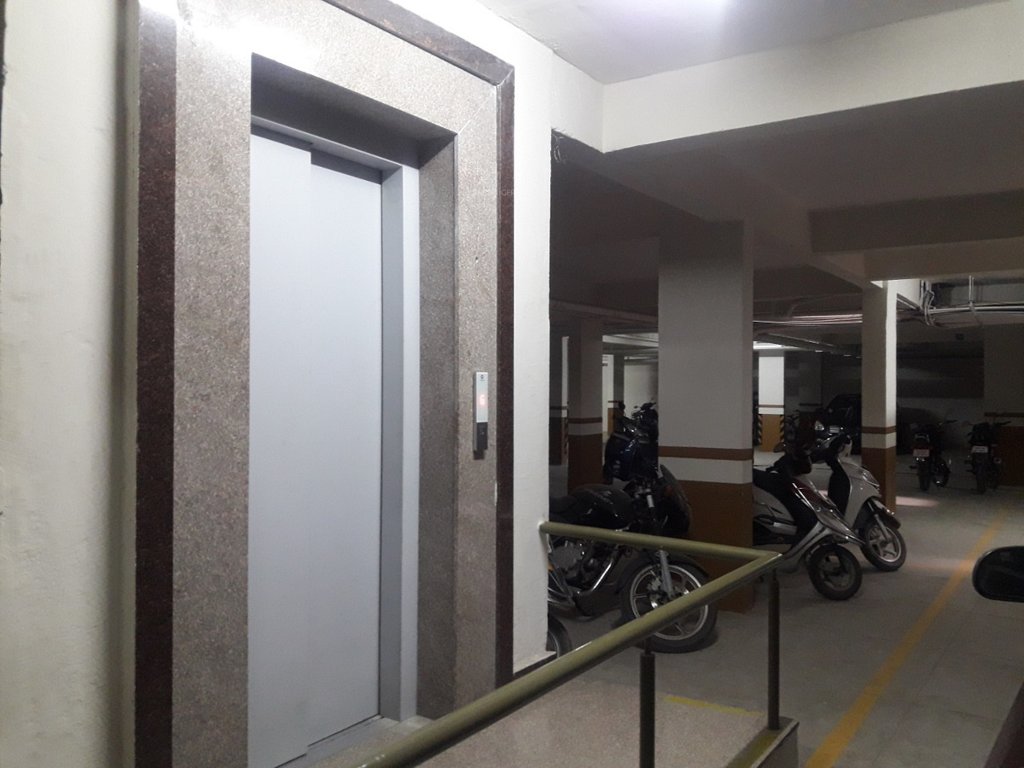  landmark Lift Available