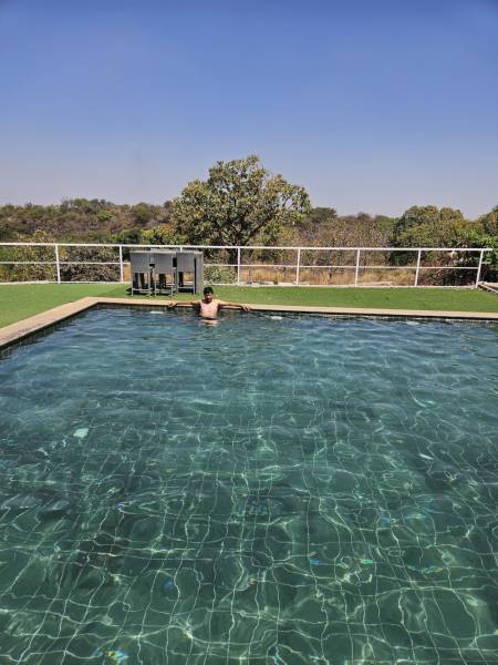  hillock Swimming Pool