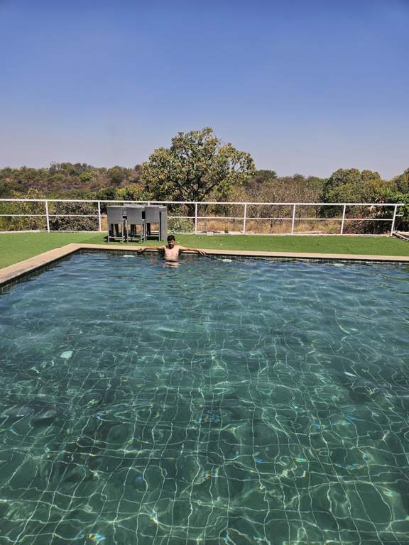  hillock Swimming Pool