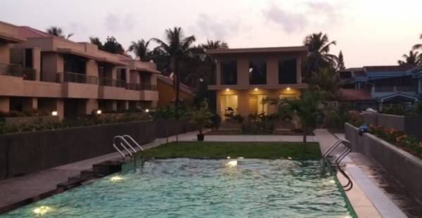  greens Swimming Pool