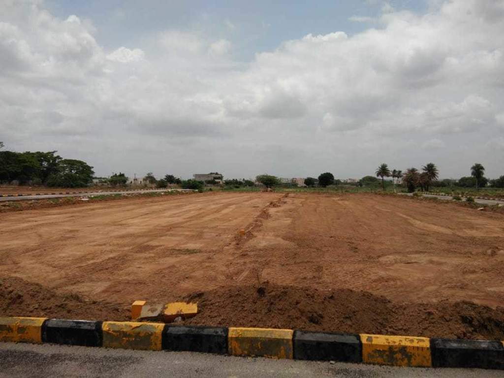  gayathri enclave vl Plot