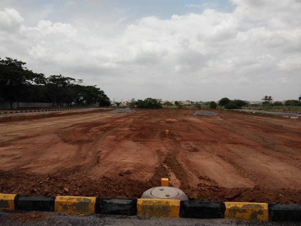  gayathri enclave vl Plot