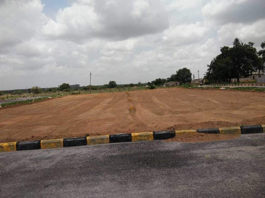 gayathri enclave vl Plot