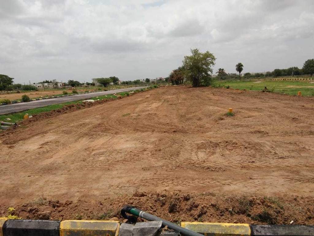  gayathri enclave vl Plot