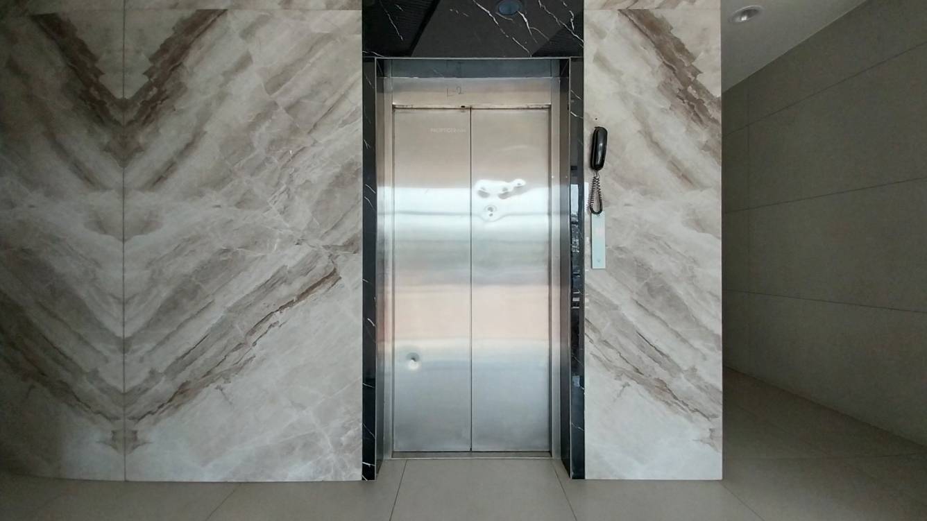 mahavir sapphire Lift(s)