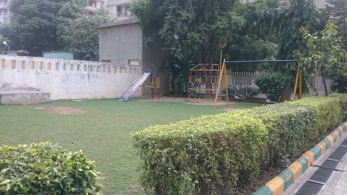  alaknanda apartments Children's play area
