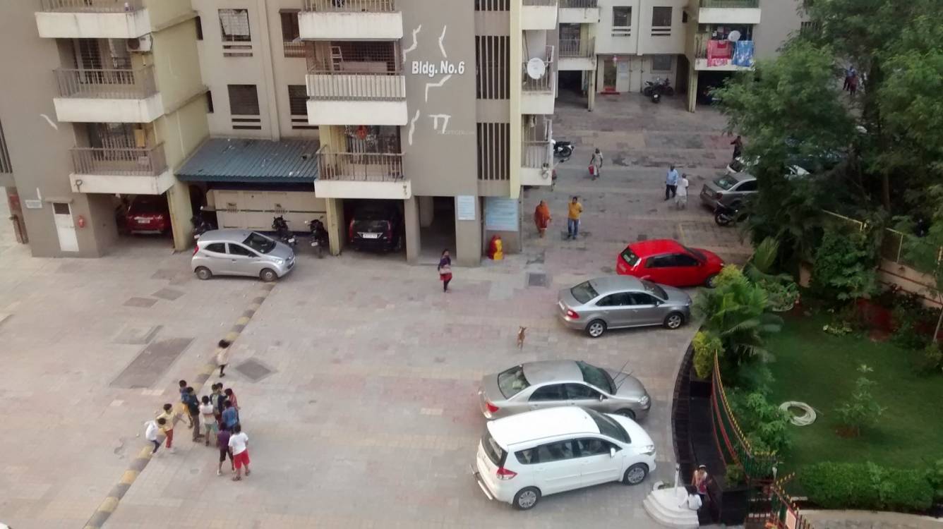 sandstone Closed Car Parking