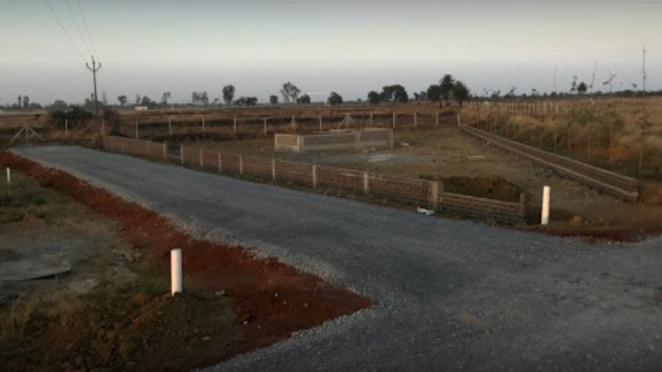 city of woodland Plot