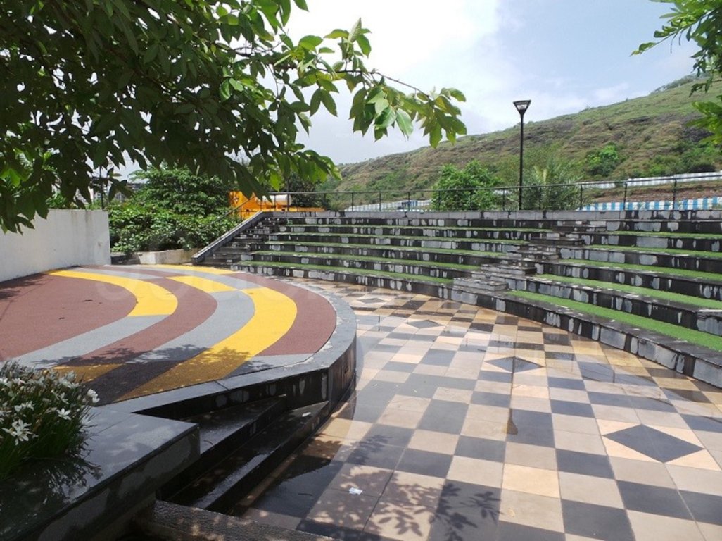  platinum i and j Amphitheater