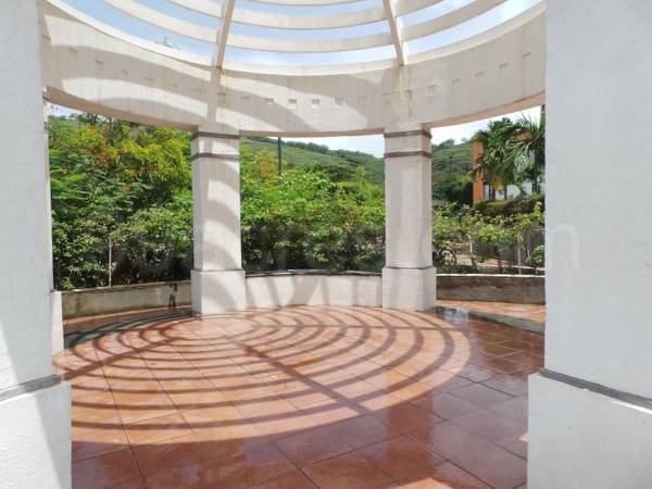  platinum-i-and-j Gazebo