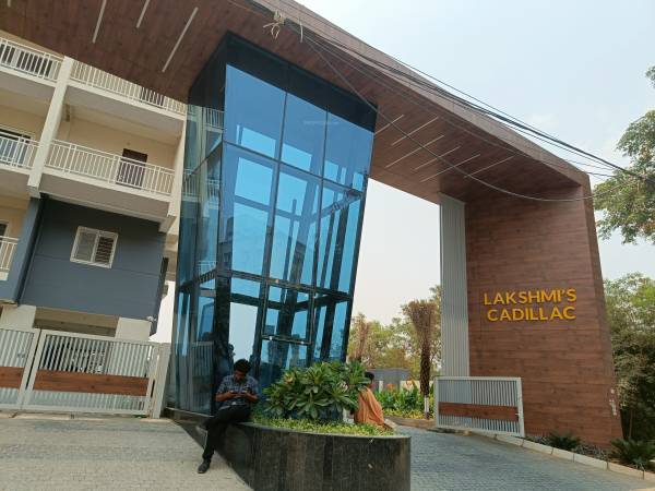  cadillac Entrance Gate Security Cabin