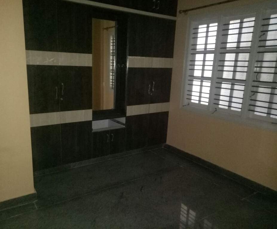  independent houses Bedroom