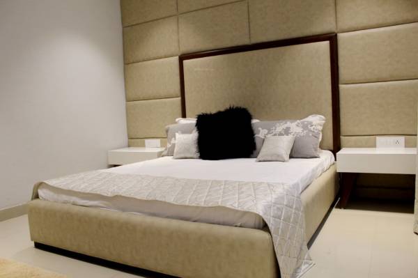  white-towers Bedroom