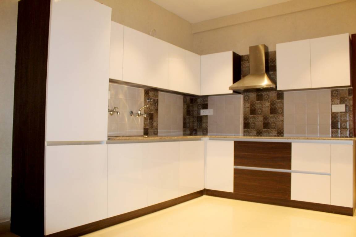 white towers Kitchen