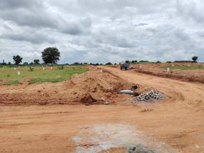  vahinis-suvarna-sampada Plot