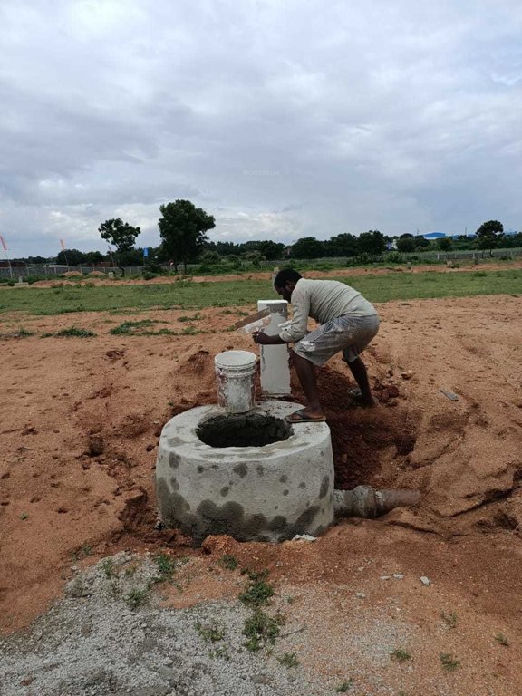  vahinis suvarna sampada Plot