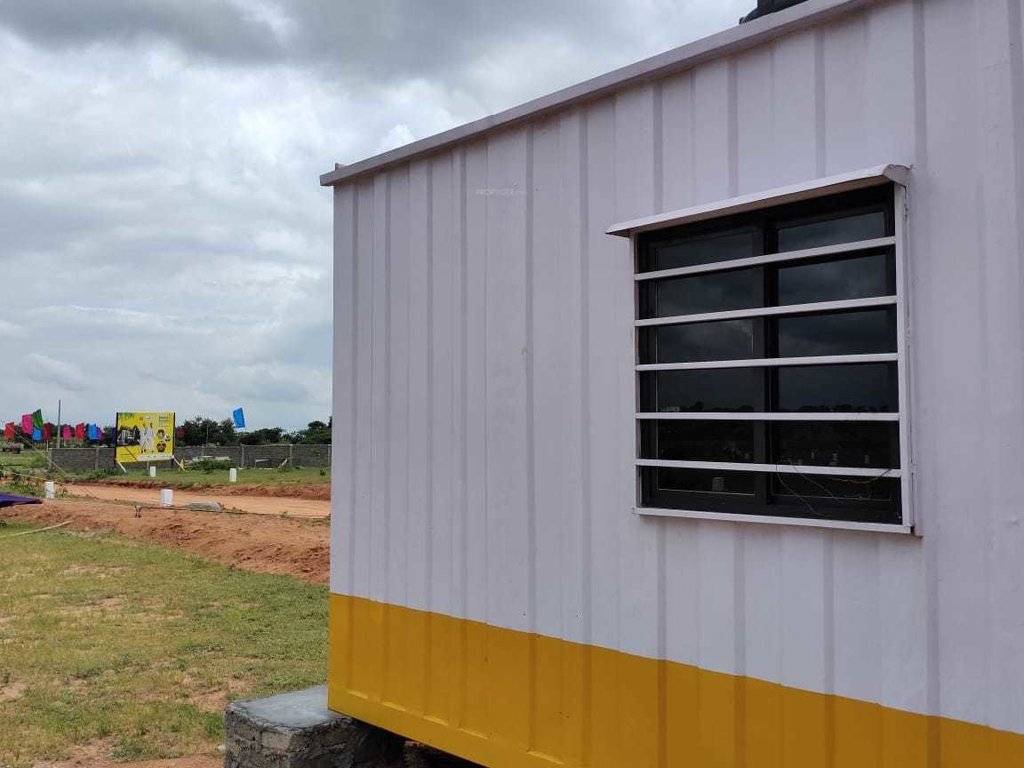  vahinis suvarna sampada Plot