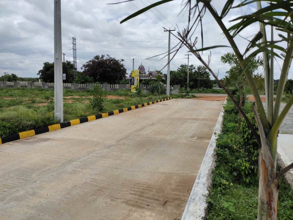  vahinis suvarna sampada Plot