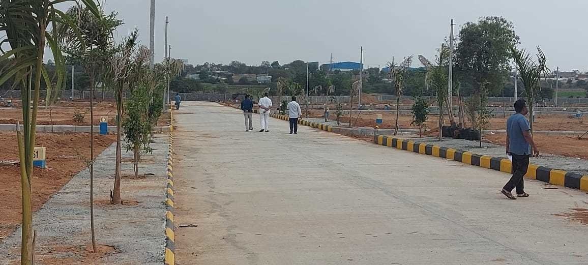  vahinis suvarna sampada Plot