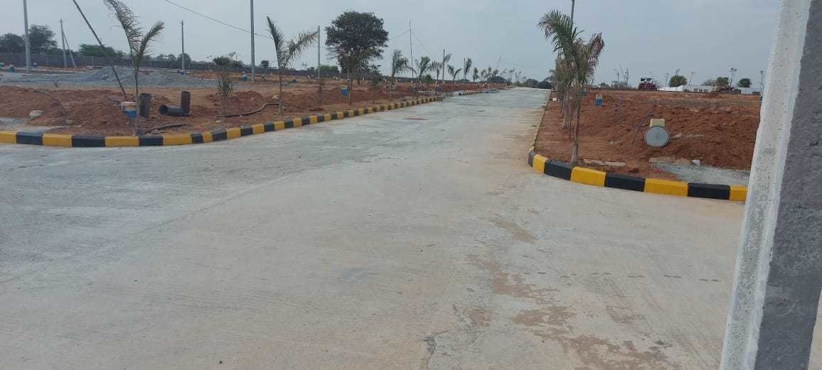  vahinis suvarna sampada Plot