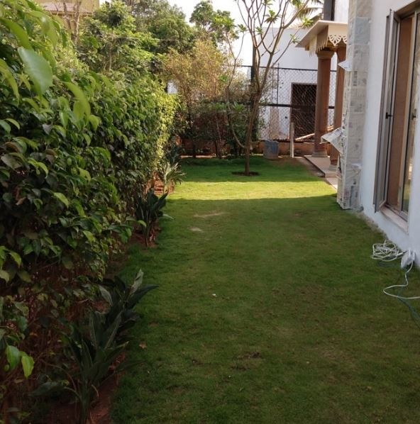  mediterranean-villas Landscaped Gardens