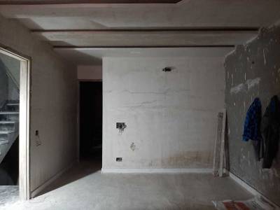  floors-4 Living Area