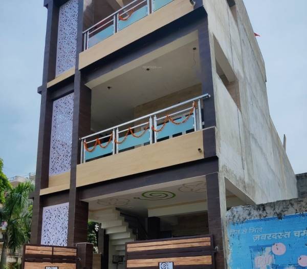 main of Crown Villas