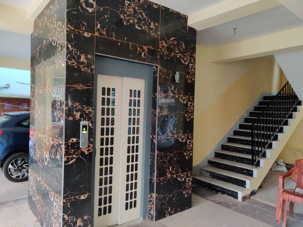  vrinda villa Lift(s)