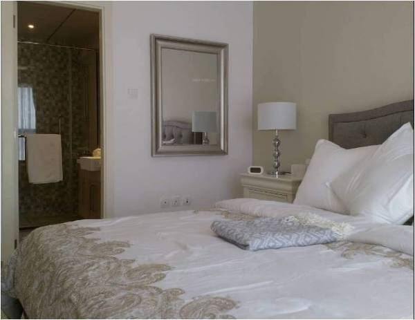  green-diamond-one Bedroom