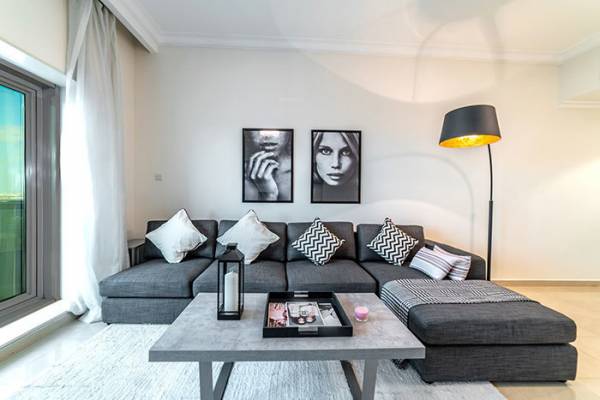  conqueror-tower Living Area